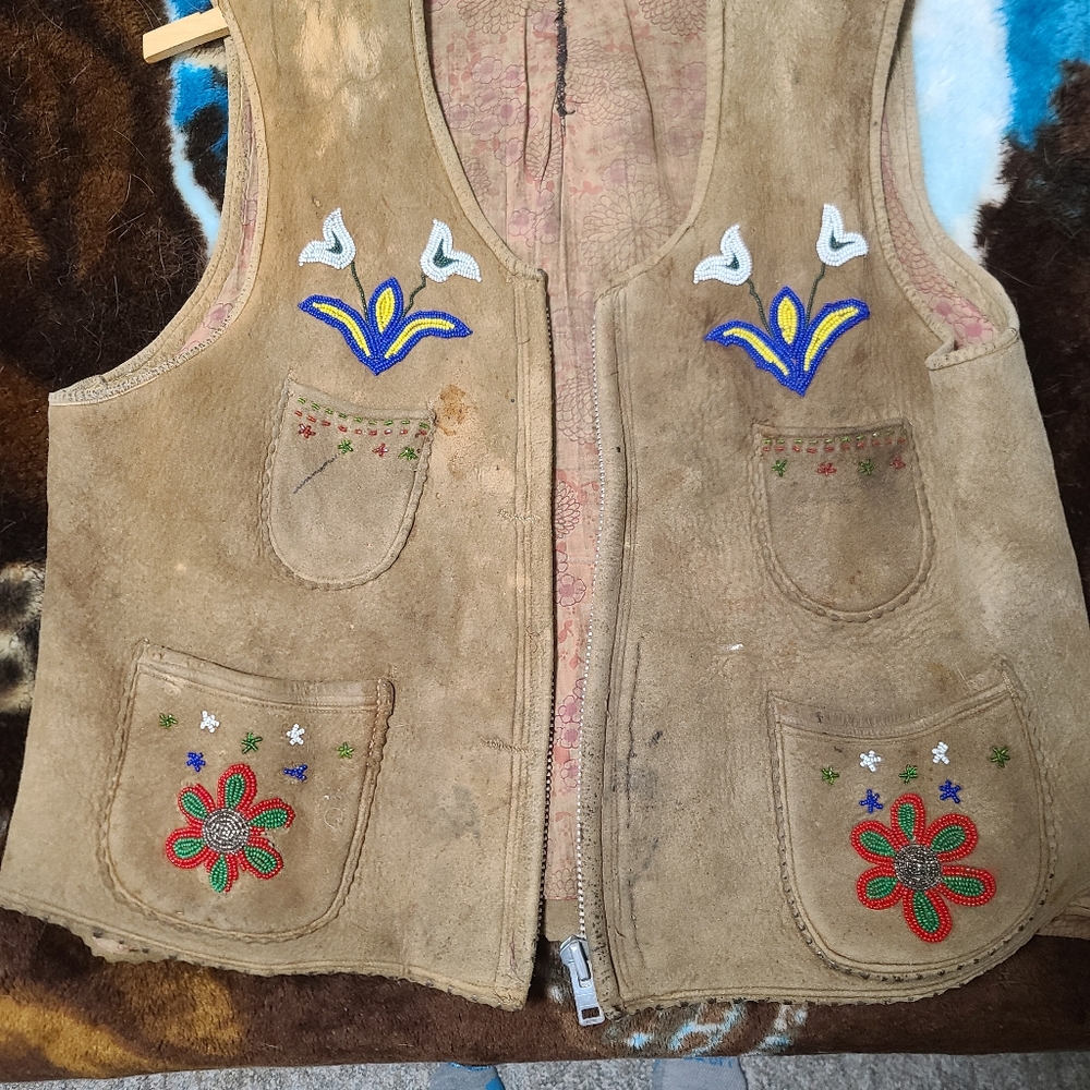 Soiux Native Antique Vet